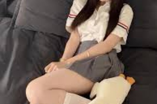 美顶流纯神演穿普拉达的女王2被删光！秀身体黑历史太多