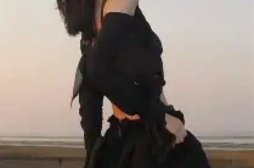 打脸严浩翔父亲严军出轨冲上热搜三婚四娃陆续索要300多万