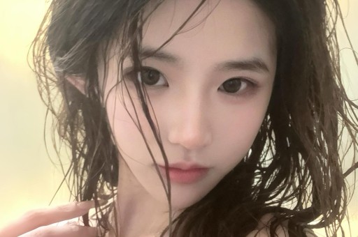 “曝林俊杰大嫂想吃绝户”登上热搜；林俊杰与大哥社交平台互相取关删除与大哥大嫂合影有爆料称联合闺蜜冒充其女友同学散布黑料