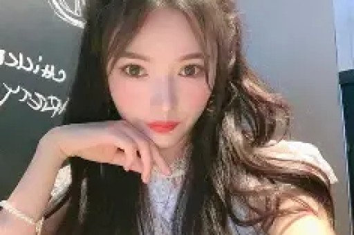 网红黄一鸣账号被封：从自曝未婚生女到遛狗冲突网红生涯大翻车