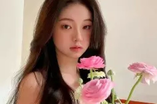 百年大福品牌代言人献礼新西兰前总理珍妮希普利女士